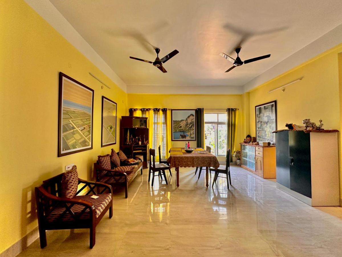 Three Little Birds Homestay Guwahati Zewnętrze zdjęcie