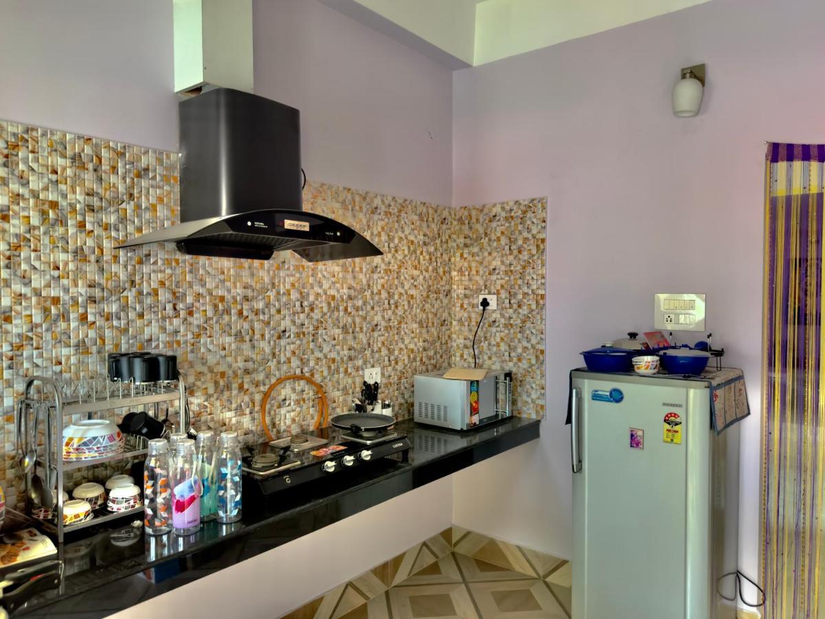Three Little Birds Homestay Guwahati Zewnętrze zdjęcie