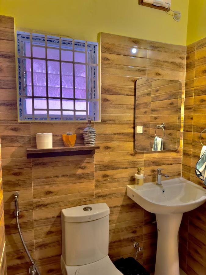 Three Little Birds Homestay Guwahati Zewnętrze zdjęcie