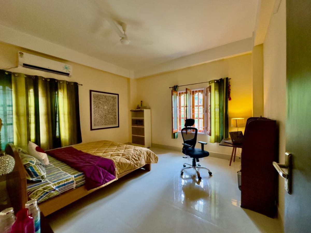 Three Little Birds Homestay Guwahati Zewnętrze zdjęcie