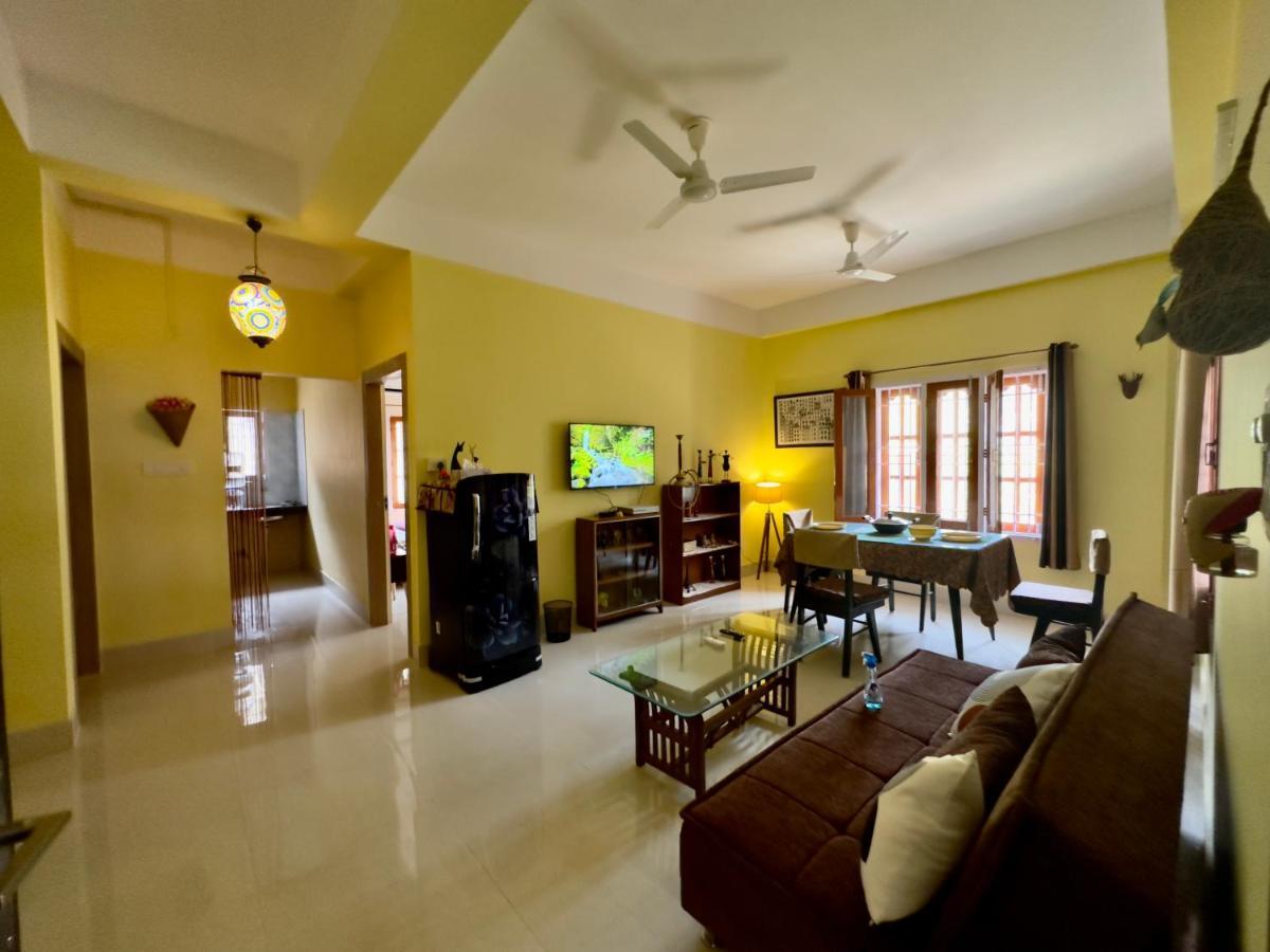 Three Little Birds Homestay Guwahati Zewnętrze zdjęcie