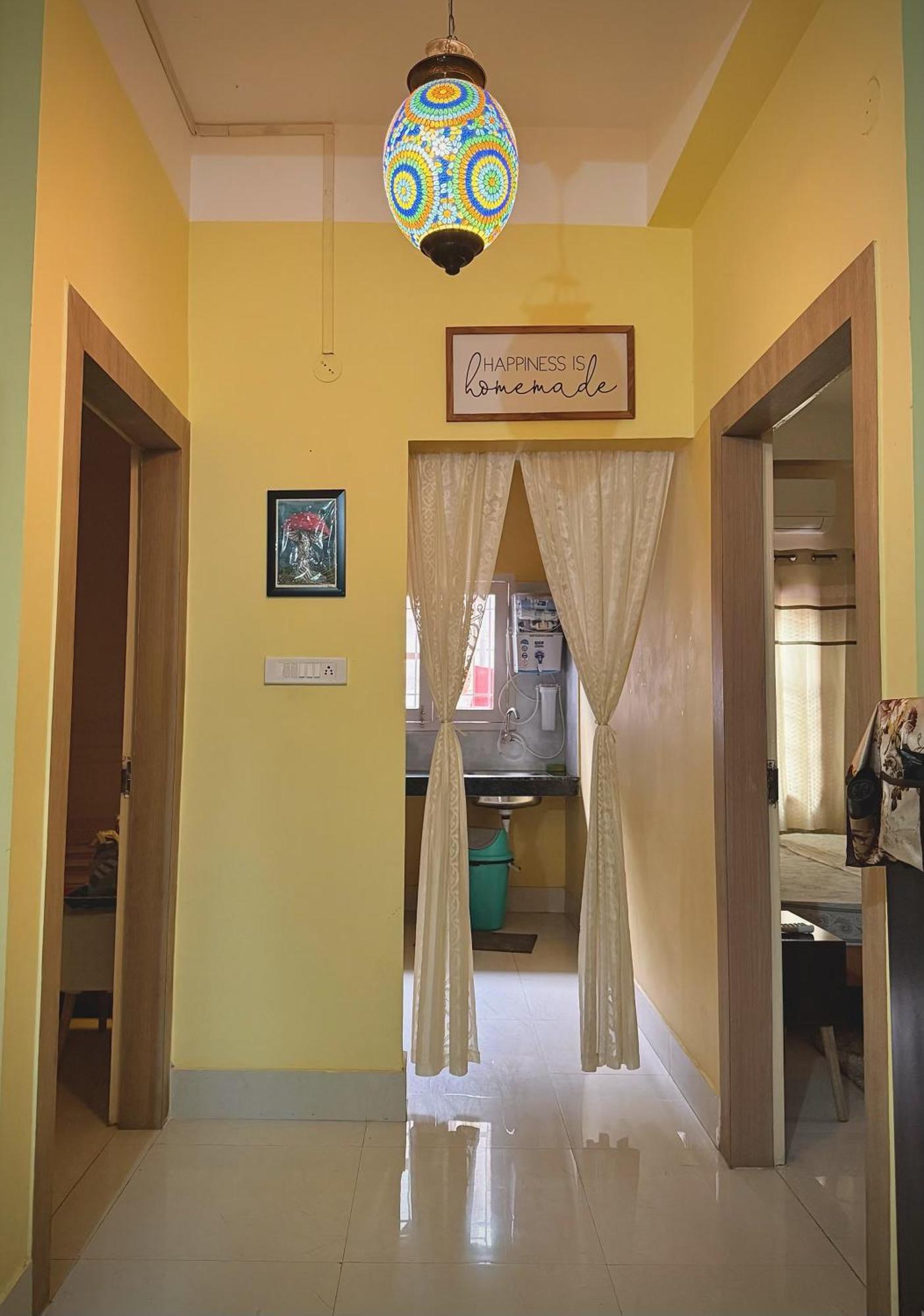 Three Little Birds Homestay Guwahati Zewnętrze zdjęcie