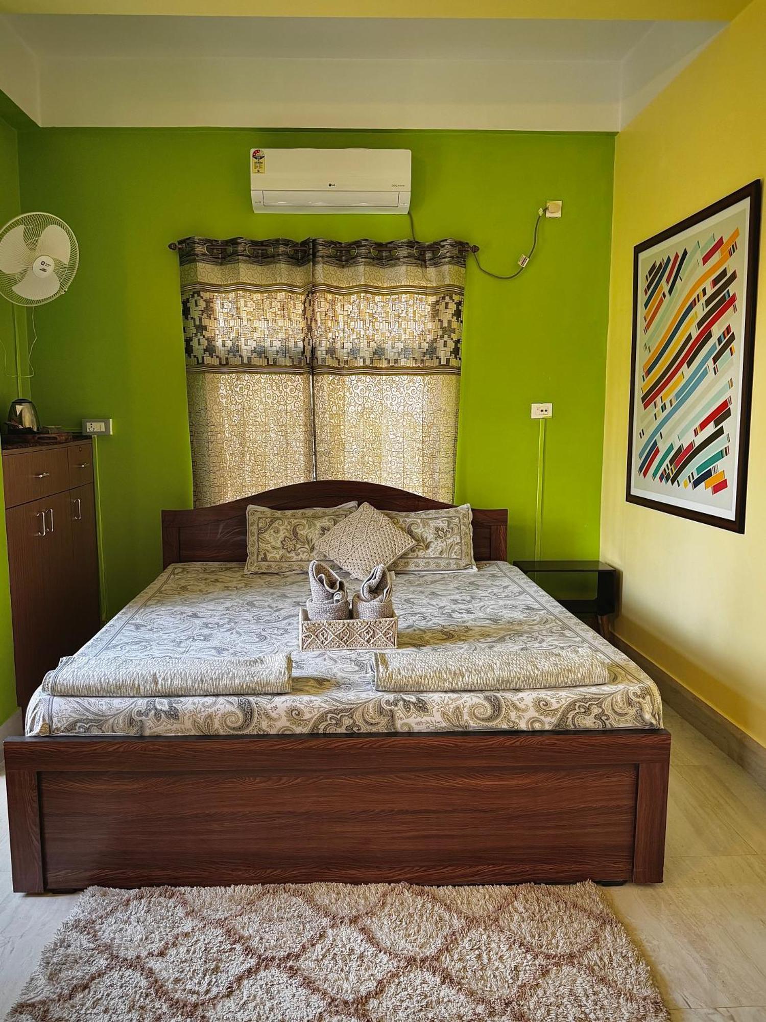 Three Little Birds Homestay Guwahati Zewnętrze zdjęcie